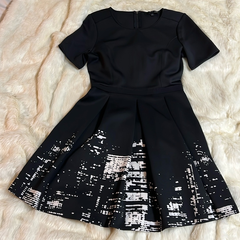 Elie Tahari Black and White Cityscape Dress